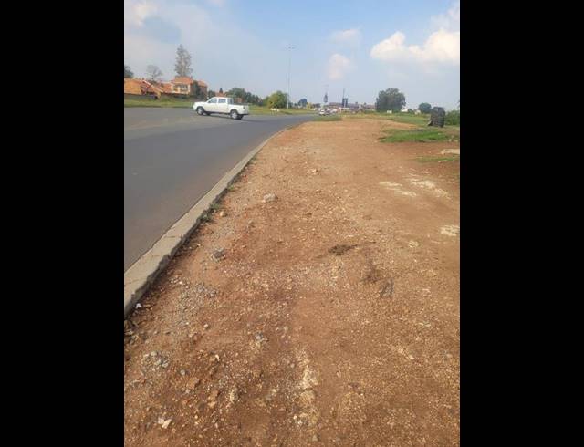 LAND FOR SALE IN SPRUITVIEW